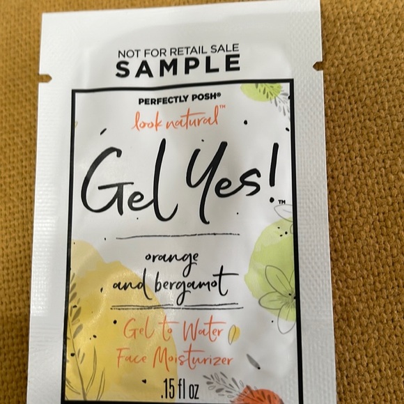 Perfectly Posh Gel Yes gel to water moisturizer - Picture 5 of 5